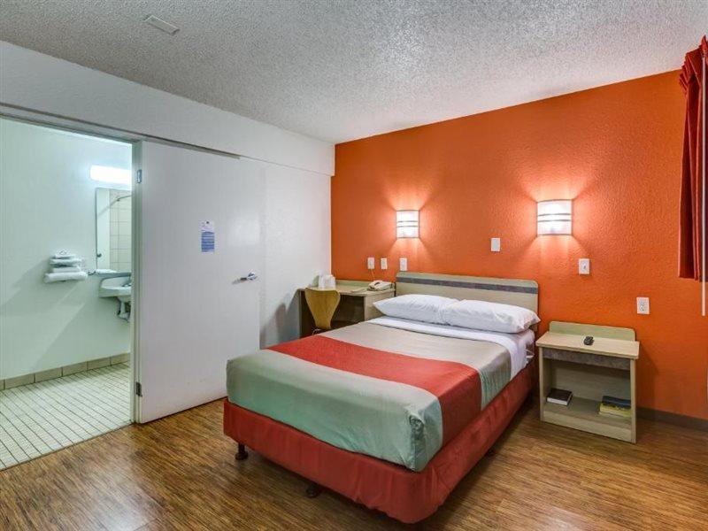 6-wheat Ridge, Co - West - Denver North Hotel
